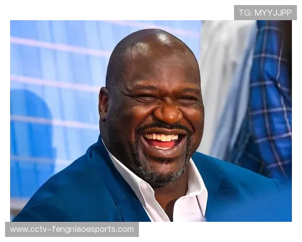 亚历克斯·佩雷兹首回合TKO查尔斯·约翰逊。 亚历克斯·佩雷兹首回合TKO查尔斯·约翰逊。